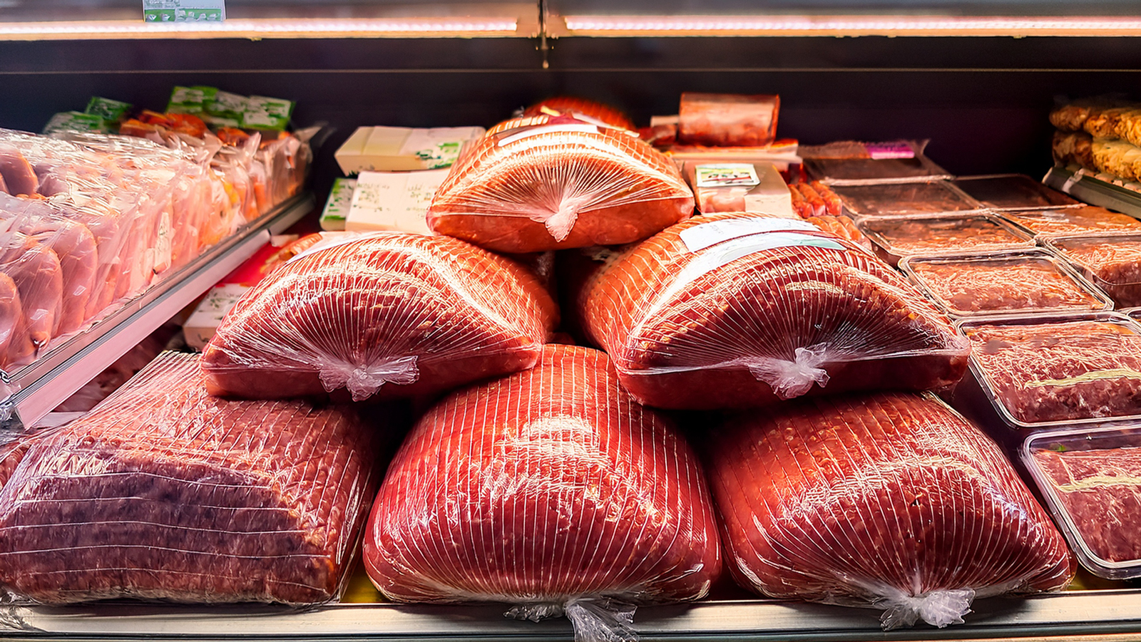 スーパーの肉に植物由来原料混入、最大40％でコスト4.4％削減