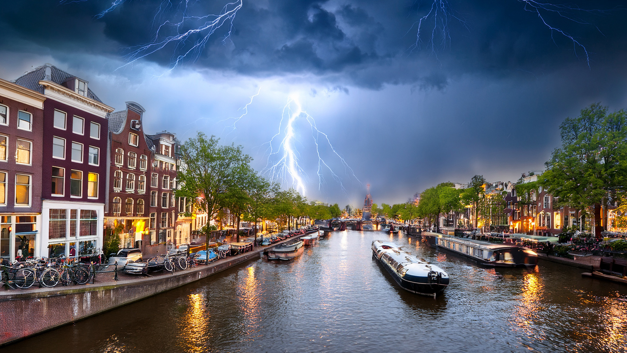 オランダ全土にコードイエロー発令―日曜午後、激しい雷雨と突風の恐れ
